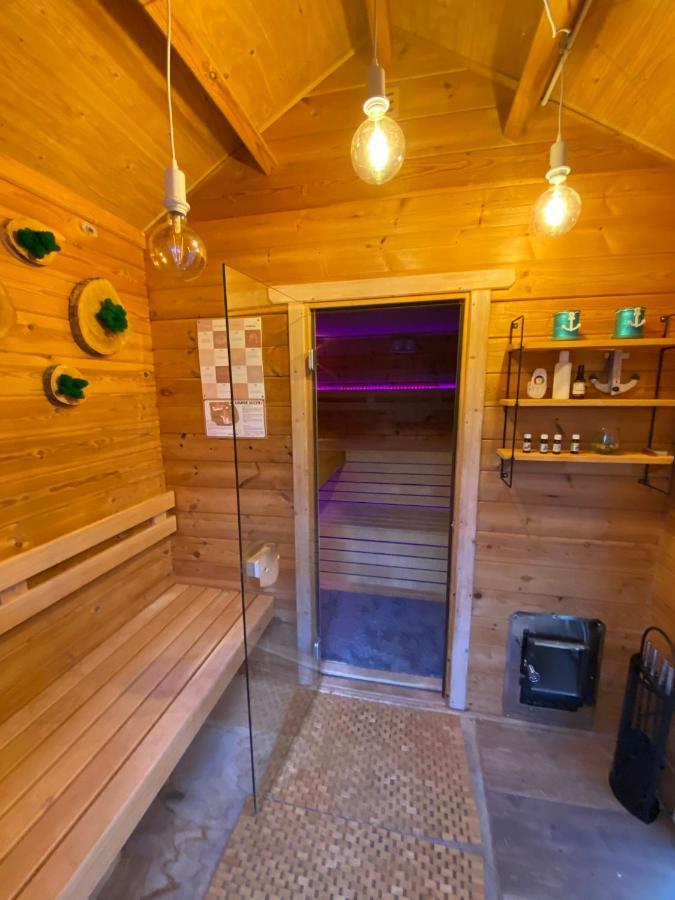 Domek Inosasino Z Basenem I Sauna Exterior foto